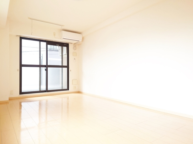 ビアーレＭの洋室|広めの洋室です☆