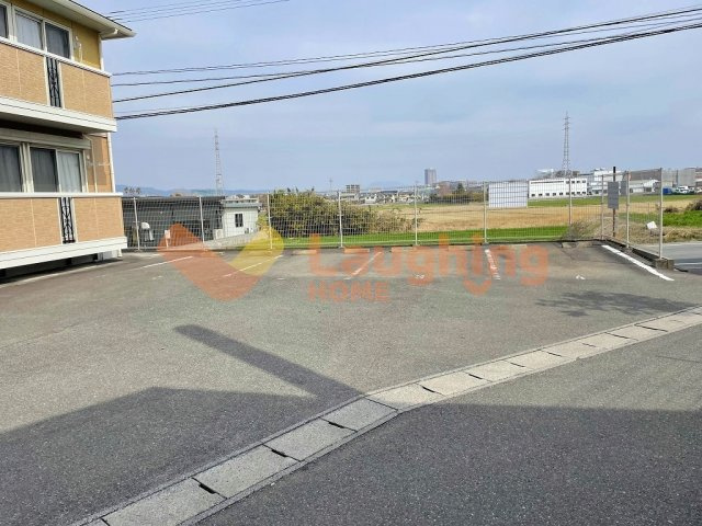 プリメーロの駐車場