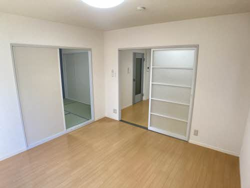 ウエストハイツの居間・リビング