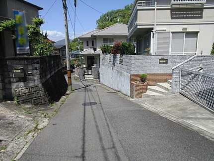 東区牛田新町3丁目の前面道路含む現地写真
