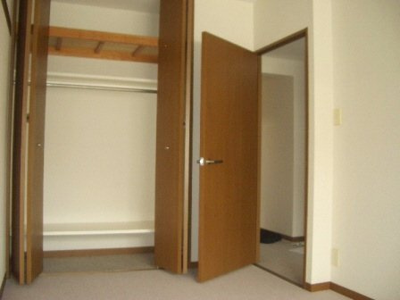 近藤マンションの居間・リビング|インターネット対応しています