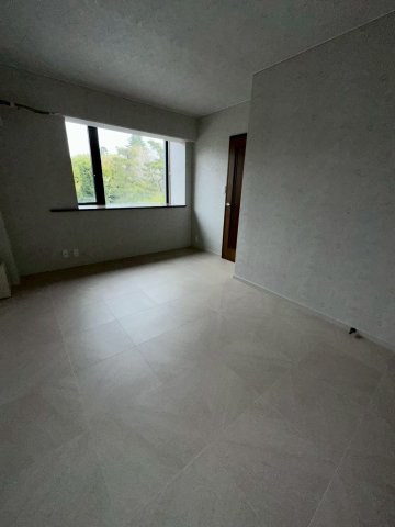 ロイヤル山芦屋の居間・リビング