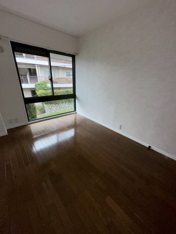 ロイヤル山芦屋の洋室