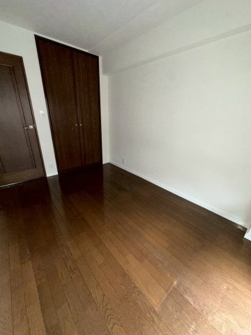 ロイヤル山芦屋の洋室