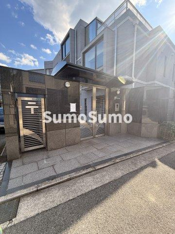 ロイヤル山芦屋のエントランス