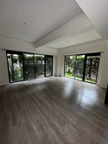 ロイヤル山芦屋の居間・リビング