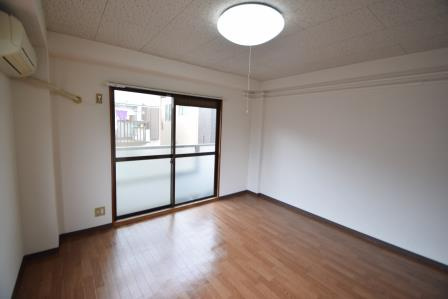 メゾン中山の居間・リビング|照明付き