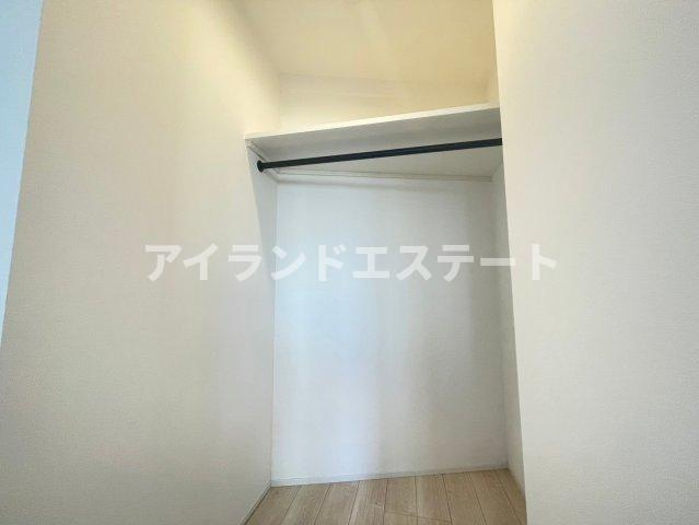 東が丘ガーデンズ　築浅　デザイナーズ　オートロックの収納