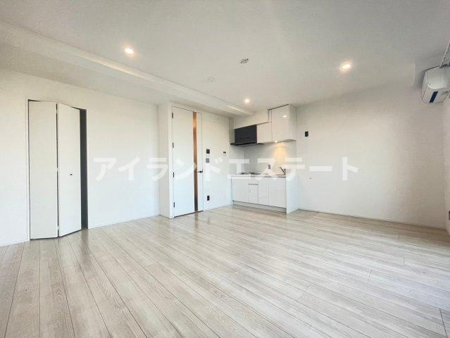 東が丘ガーデンズ　築浅　デザイナーズ　オートロックの居間・リビング