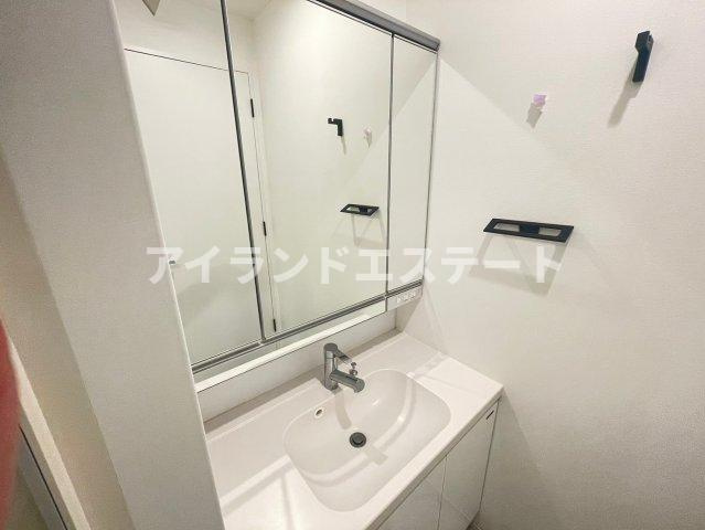 東が丘ガーデンズ　築浅　デザイナーズ　オートロックの洗面所