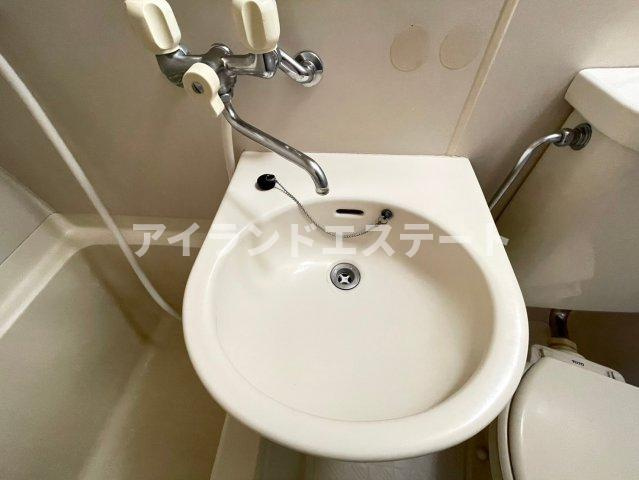 エランドール下馬　角部屋　陽当たり良好　の洗面所