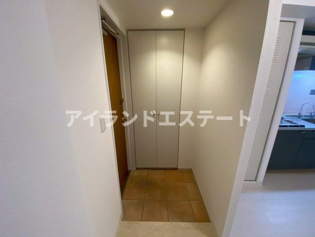 CLUB　LANAI　MEDITERRANEAN　角部屋　通風良好の玄関