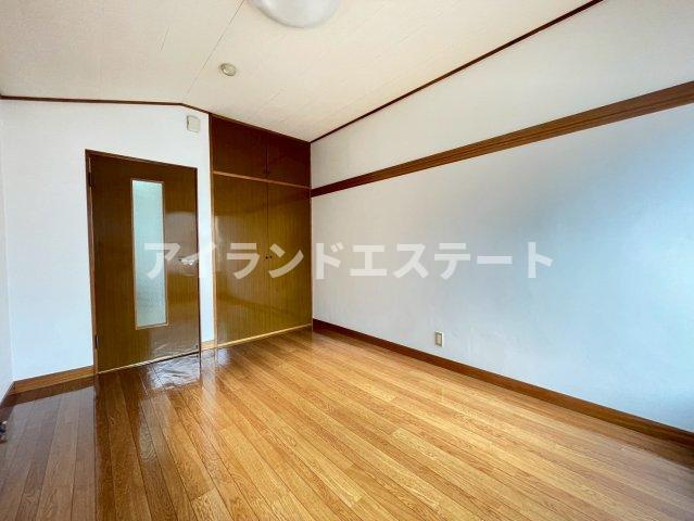 シャンデール　角部屋　最上階　学生おすすめ　の居間・リビング