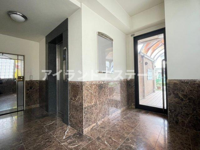 ローズマリー三軒茶屋　2人入居相談可　独立洗面台　オートロックのロビー