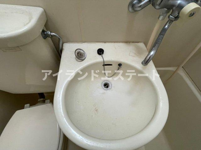 マンションパール世田谷　礼金0　敷金0　陽当たり良好　最上階の洗面所|※別号室参考写真