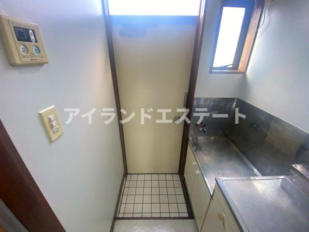 バロン野沢　陽当たり良好　最上階　学生さんおすすめの玄関