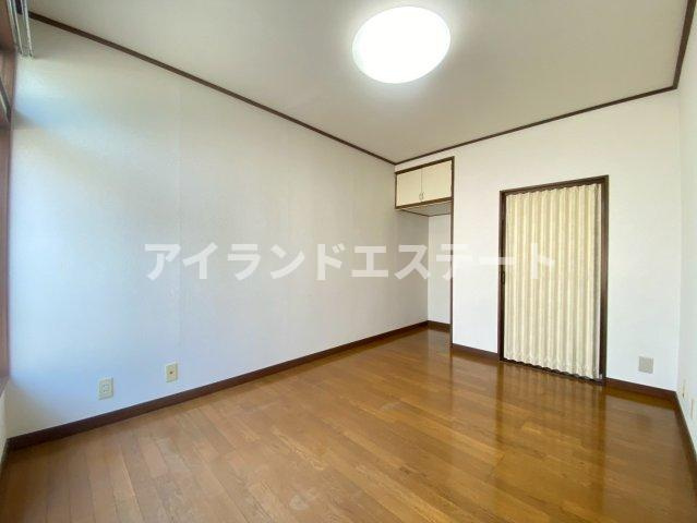 バロン野沢　陽当たり良好　最上階　学生さんおすすめの居間・リビング