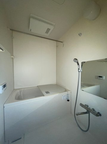 WISTERIA KOMAZAWA　床暖房　免震構造　駅近　バイク置場の浴室