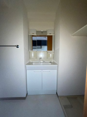 WISTERIA KOMAZAWA　床暖房　免震構造　駅近　バイク置場の洗面所