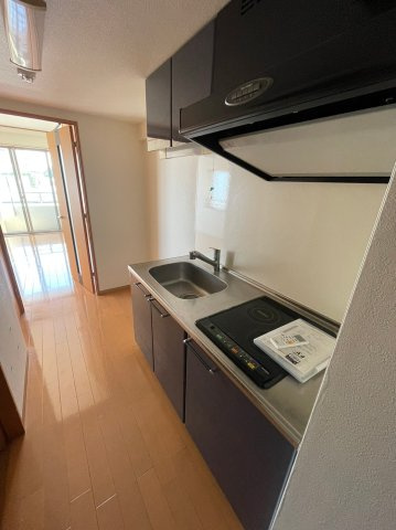 WISTERIA KOMAZAWA　床暖房　免震構造　駅近　バイク置場のキッチン