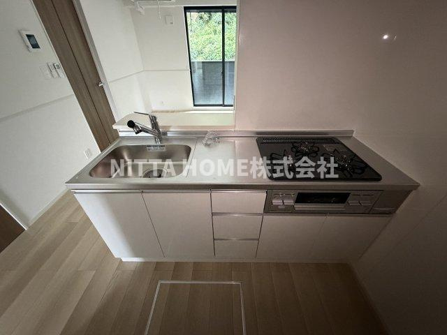 ベル・エクラⅠのキッチン|【完成イメージ図】システムキッチンを採用しています♪