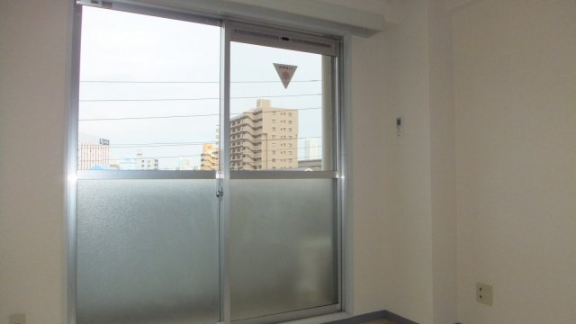 リエス西船橋の居間・リビング|エアコン付きです