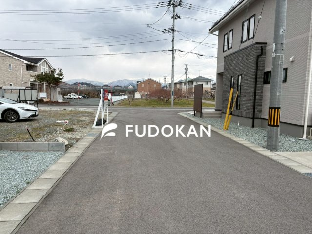東根市羽入東【新築建売】の前面道路含む現地写真|前面道路になります。