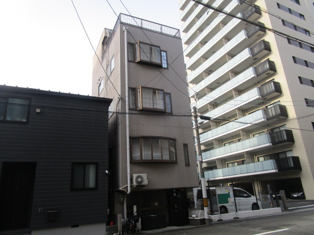 大阪市天王寺区寺田町２丁目のビルの外観