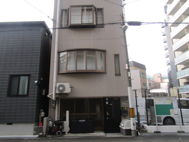 大阪市天王寺区寺田町２丁目のビルの外観