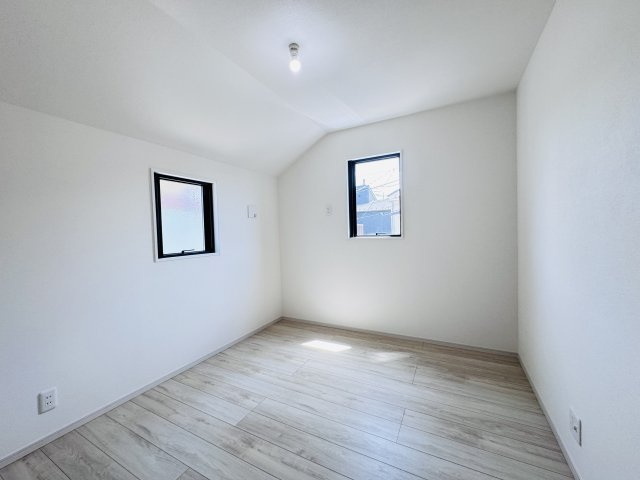 松戸市金ケ作新築戸建【金ケ作小学校:徒歩６分】の洋室|5.2帖洋室