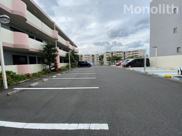 YFヒルズ宮山の駐車場