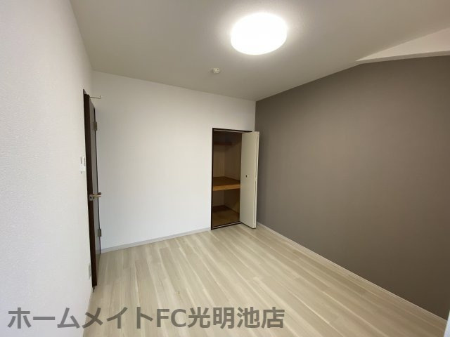 YFヒルズ宮山の洋室