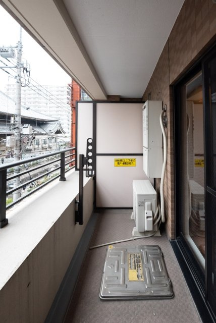 台東区西浅草２丁目の賃貸マンションのバルコニー