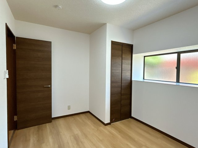 都城市久保原町の中古一戸建の洋室