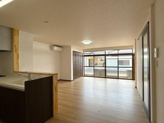 都城市久保原町の中古一戸建の居間・リビング