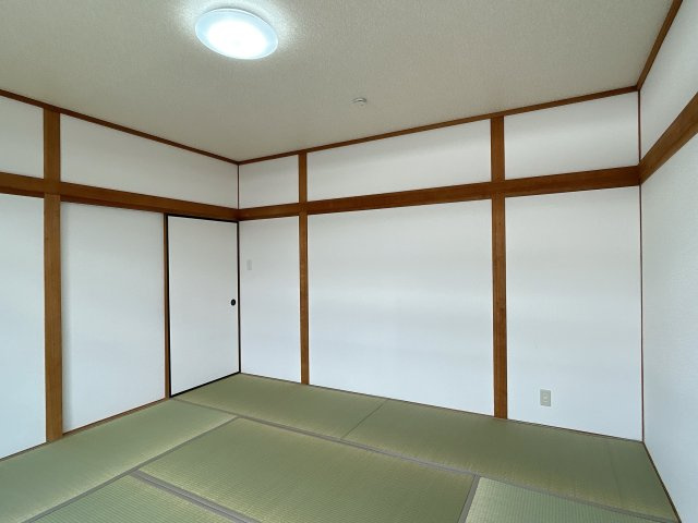 都城市久保原町の中古一戸建の和室