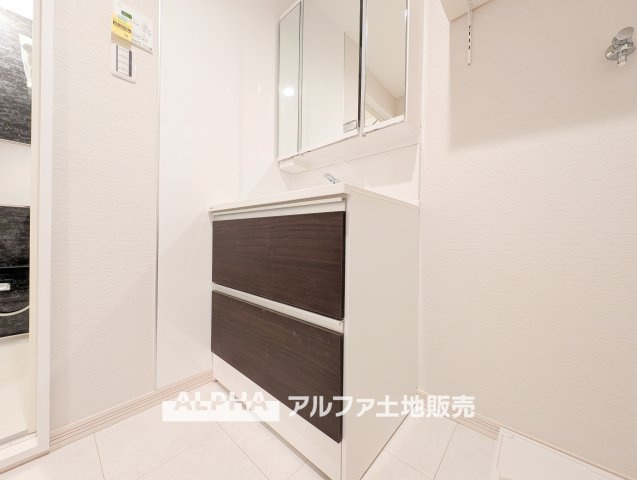 東大和グリーンタウン　１号棟のランドリースペース|【Laundry space】
◆ランドリースペース◆広々した空間で雨の日でも十分に洗濯物を乾かすことが出来ます。バスルームには浴室換気乾燥機も付いているので重宝しますね。
