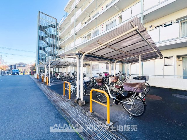 東大和グリーンタウン　１号棟の外観|【clear the mind】◆暮らしが整う空間◆
ゆとりのある住空間と、どこか安心感のある佇まい。
ここで過ごす日々が、自分たちらしい暮らしへと自然に導いてくれる。