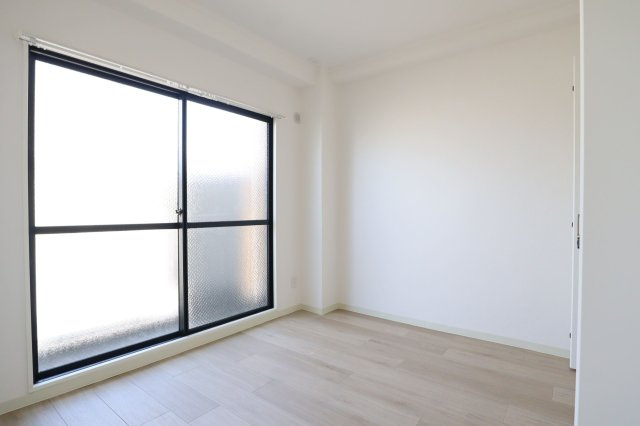 河野ビルの洋室