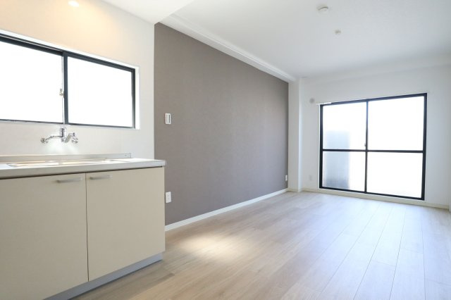 河野ビルの居間・リビング