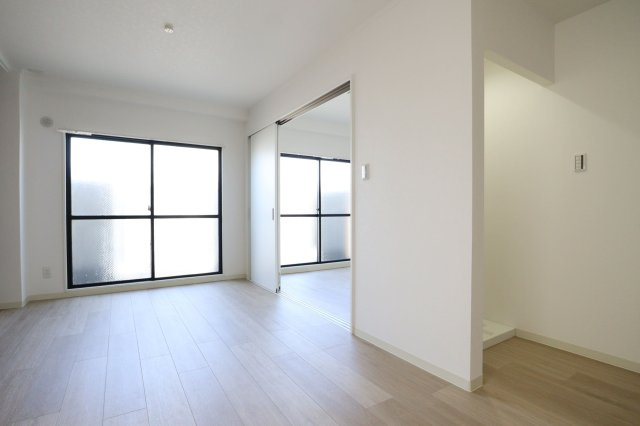 河野ビルの居間・リビング