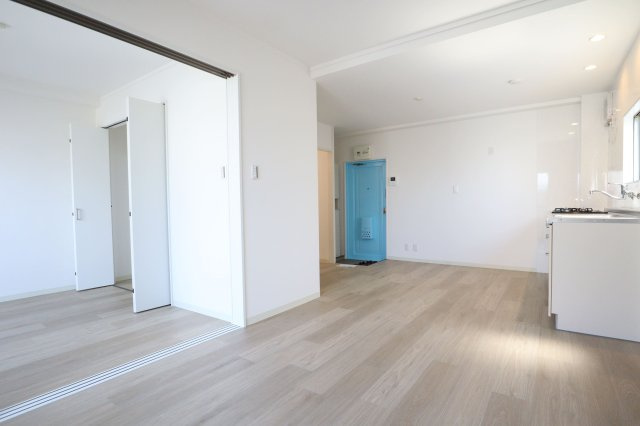 河野ビルの居間・リビング