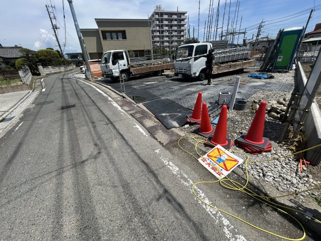 新築　高崎市新町　Blooming　Garden　2号棟の前面道路含む現地写真|現地写真　西側接道幅員約4ｍ