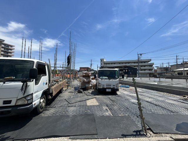 新築　高崎市新町　Blooming　Garden　2号棟の駐車場|現地写真　駐車スペースは並列2台分+1台可能です！

