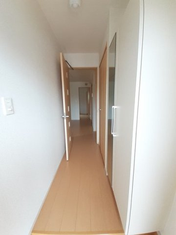 ウィステリアＢの玄関