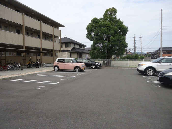 D-roomＫの駐車場