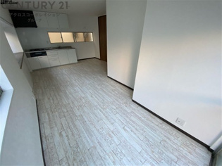 宝塚市中州2丁目戸建の居間