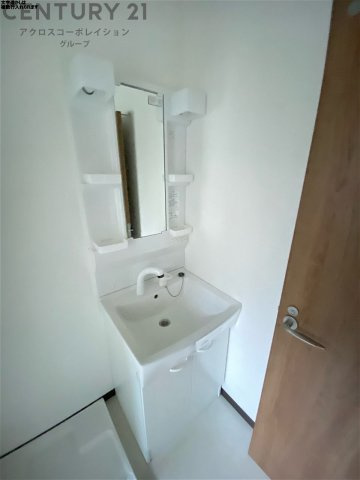独立洗面化粧台付きでおすすめです！