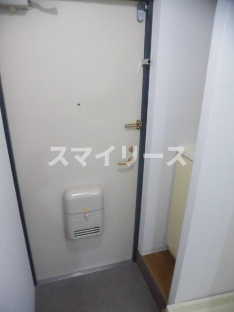 SAビルの玄関