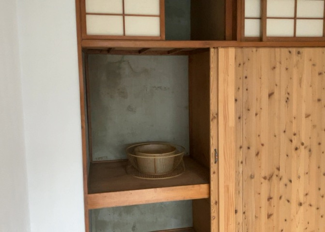 【収納】 | 相武台団地1505号棟 | デザイン性を重視しすぎて収納が少なかった！なんてことにならないため、事前に現地で収納の数を確認しておくことをお勧めします。クローゼット以外にも床下収納や屋根裏収納、パントリーなどもチェックしましょう。